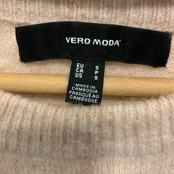 Super soft, baby pink cozy sweater - Picture 3 of 3